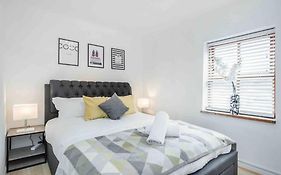 Stunning Victorian 3 Bed House Central Windsor