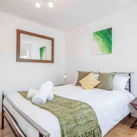 Stunning Victorian 3 Bed House Central Windsor Exterior photo