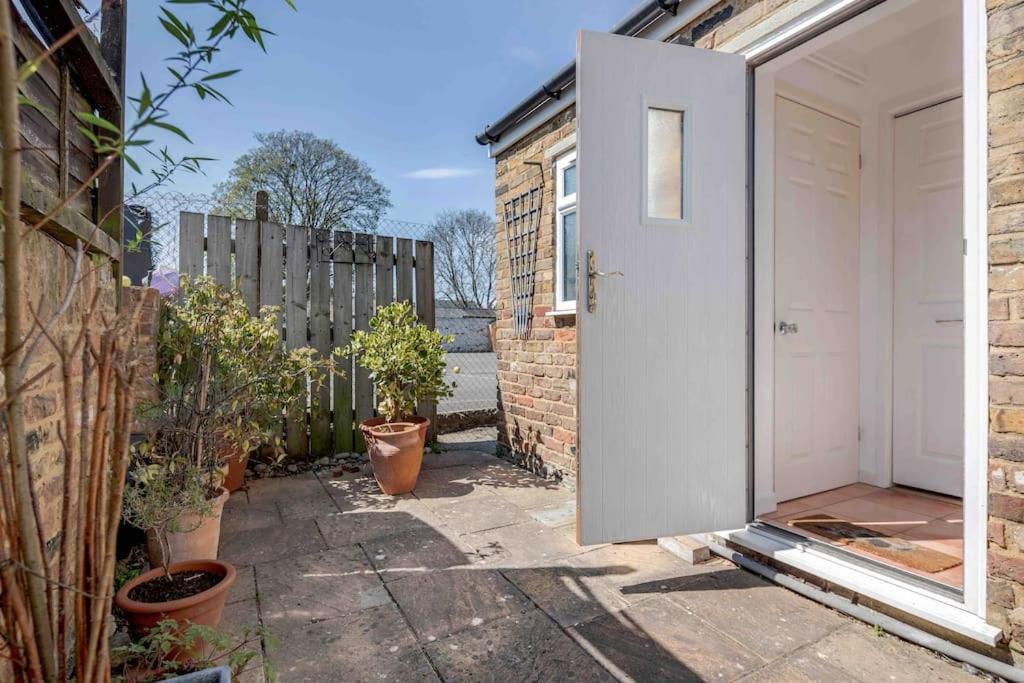Stunning Victorian 3 Bed House Central Windsor Exterior photo