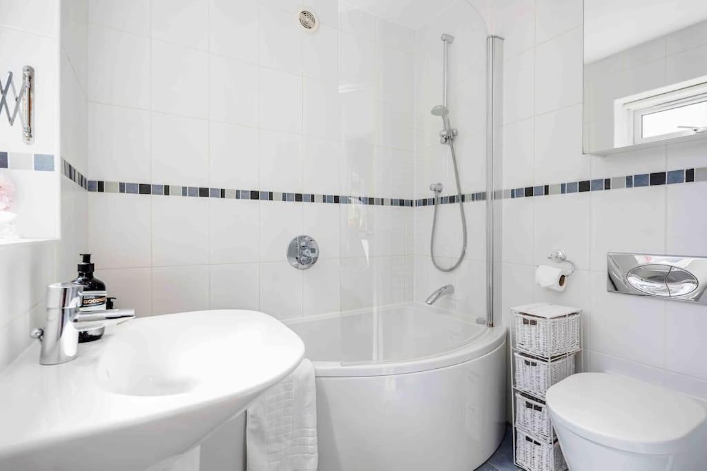 Stunning Victorian 3 Bed House Central Windsor Exterior photo